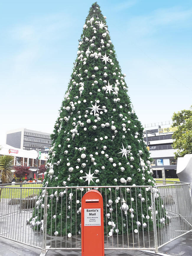 (c)ecube161123_newmarket_tree00.jpg